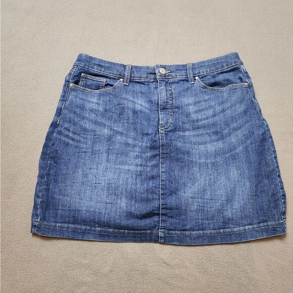 Croft & Barrow Stretch Denim Jean Skort Classic Sz 14 With Applique Apples - Picture 2 of 12